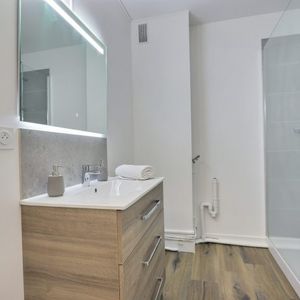 PROXIMITE FONTGIEVE-SAINT ALYRE-APPT T2 AVEC GARAGE ET CAVES - Photo 3