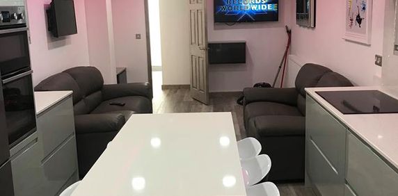 219 HUBERT ROAD - Photo 2