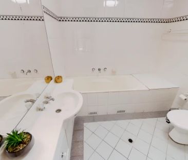 2-26 Wattle Cres, Sydney - Photo 2