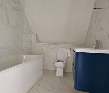 3 bedroom semi-detached house to rent - Photo 4