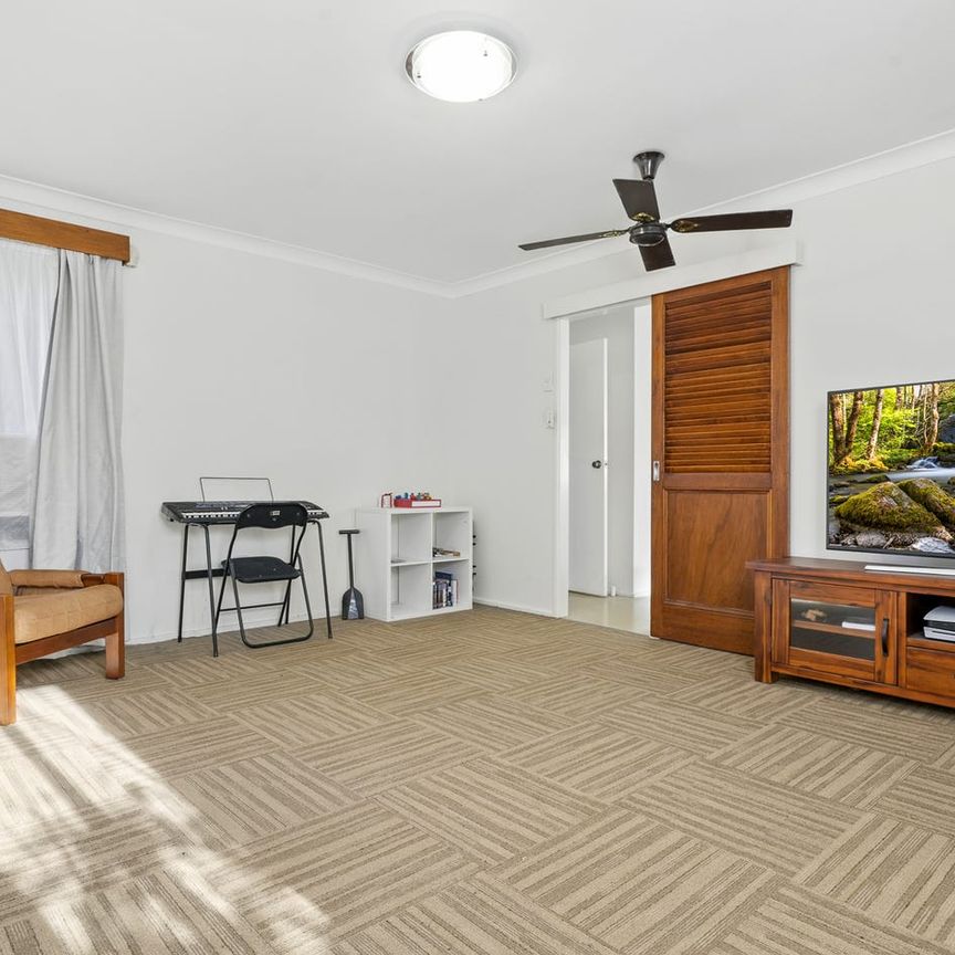 Perfect Family Home – 3 Bedrooms with Peaceful Bushland Setting - Photo 1