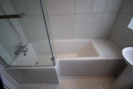 5 bedroom terraced house to rent - Photo 4