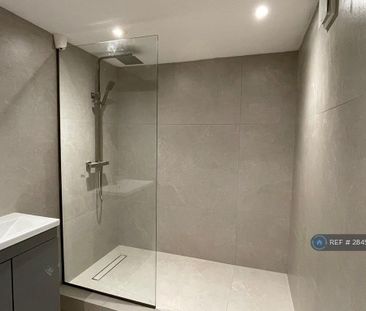 1 bedroom in a house share to rent - Photo 6