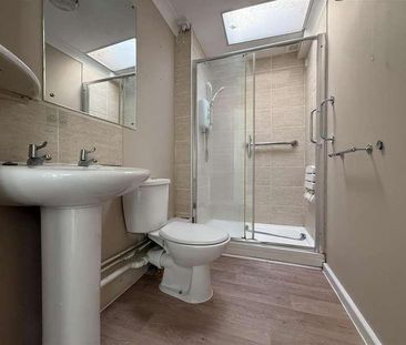 West Street, Portchester, PO16 - Photo 1