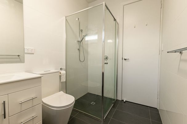 Unit 4/2 La Scala Court, Paradise. - Photo 1