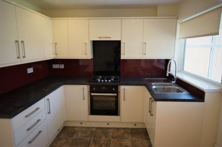 2 bedroom semi-detached house to rent - Photo 5