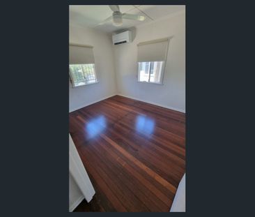 Charming home in the heart of Everton Park - Photo 3