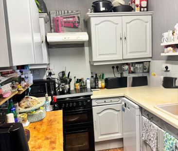 2 bedroom end of terrace house to rent - Photo 6