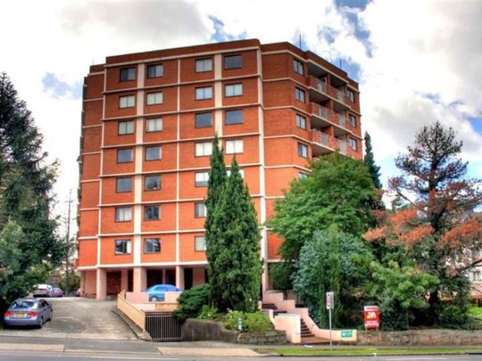 2 Bedroom unit in Great Location! - Photo 1
