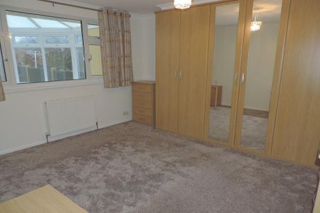 2 bedroom semi-detached bungalow to rent - Photo 3
