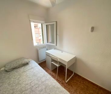 Calle de López Grass, Madrid, Community of Madrid 28038 - Photo 2