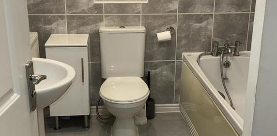 1 bedroom house of multiple occupation to rent - Photo 2