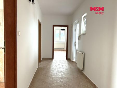 Pronájem bytu 3+1 74 m² - Fotografie 2