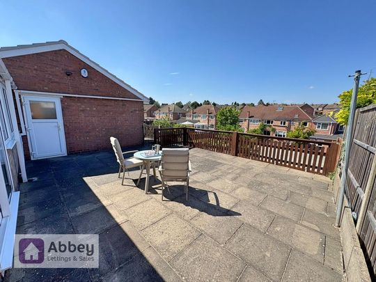 2 bedroom detached bungalow to rent - Photo 1