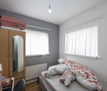 100 Tates Avenue, Belfast BT9 7BZ - Photo 2