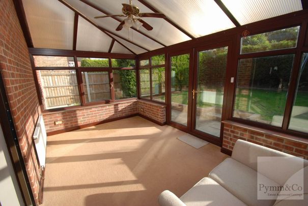 Highview Close, Blofield - Photo 1