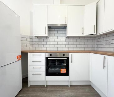 3 bedroom apartment to rent - Photo 4