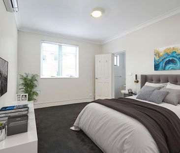 Spacious & Stylish Apartment in a Prime Location - Photo 4