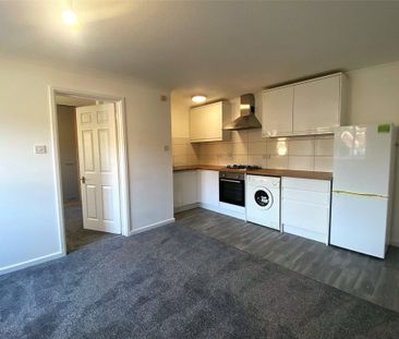 1 Bedroom - Swan Way, Church Crookham - Photo 1