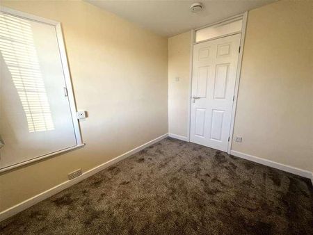 Pallett Drive, St Nicolas, CV11 - Photo 4