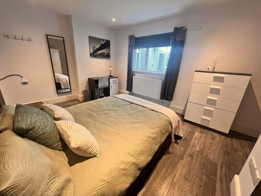 1 bedroom in a house share to rent - Photo 1