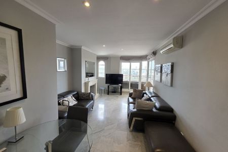 2 Bedroom Apartment For Rent in Nueva Andalucía, Málaga - Foto 2