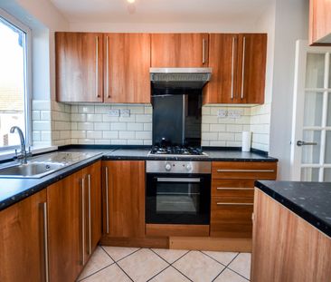 2 bed flat to rent in Wansbeck Road, Gosforth, NE3 - Photo 3