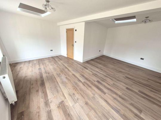 5 bedroom detached house to rent - Photo 1