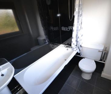 2 bedroom flat to rent - Photo 6