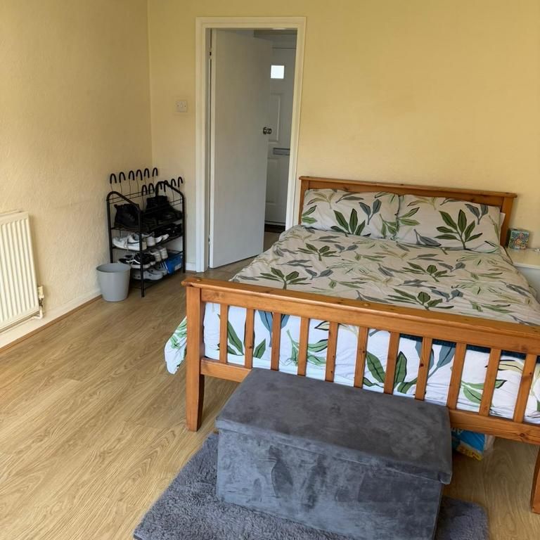 4 bedroom house to rent - Photo 1