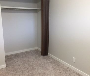 43 B Cameron Crescent, Red Deer, Alberta - Photo 2