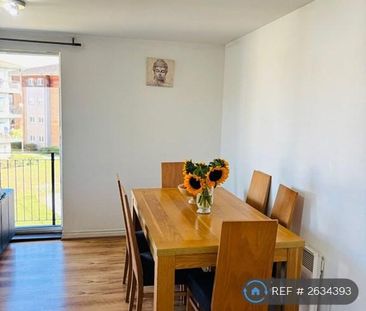2 bedroom flat to rent - Photo 1