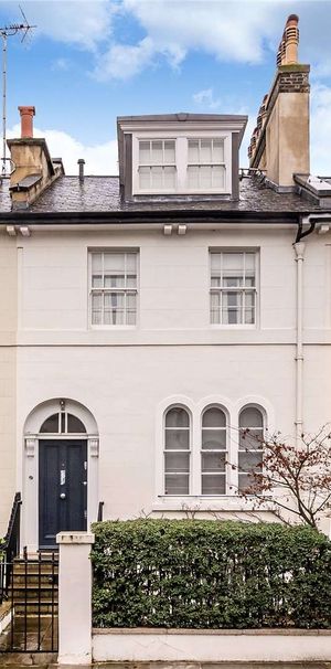 A lovely family house with a pretty South facing garden. - Photo 1