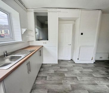 3 bedroom end of terrace house to rent - Photo 6