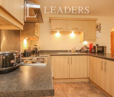 2 bedroom flat to rent - Photo 5