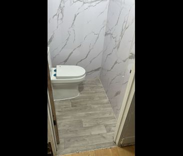 Room in a Shared House, Katherine Road, E6 - Photo 1