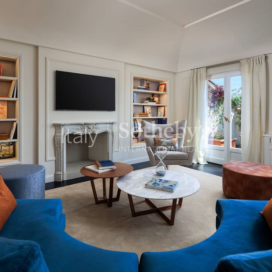 Stunning penthouse with panoramic views on the Lungarno - Photo 1