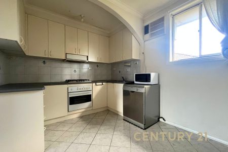 Easy Living in a Prime Location - Photo 5