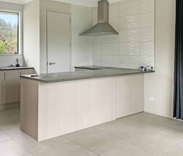 3 Bedroom Home in Lucas Heights - Photo 2