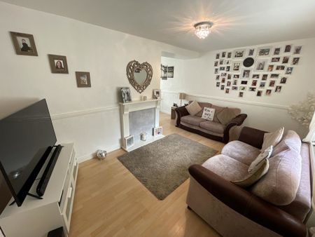 3 bedroom to let - Photo 3