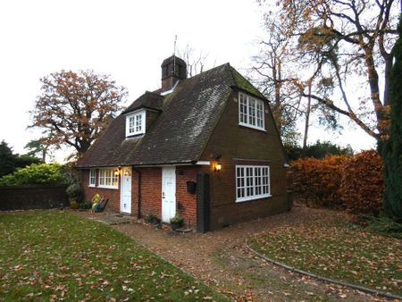 2 bedroom detached house to rent - Photo 2