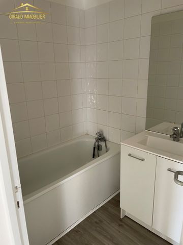 CHARLIEU RUE A.FARINET T3 60M² - Photo 5