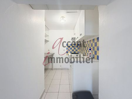 Cabannes : Appartement 35 m² au RDC, - Photo 2