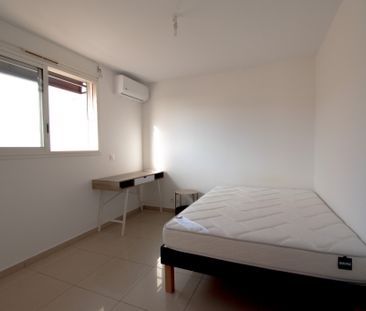 Location Appartement 5 pièces 90m² STE CLOTILDE 97490 - Photo 4