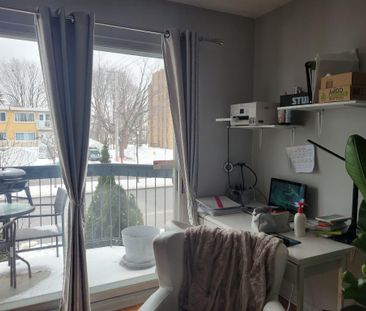 GRAND 4 1/2 - MODERNE - ENDROIT CALME - BEAU SECTEUR - A PIED STATI... - Photo 4