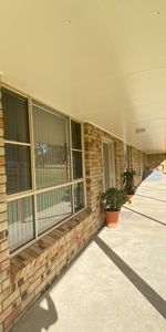 Large Family Home - Ample Shedding! - Photo 4