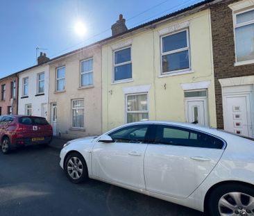 Alma Street, Sheerness - Photo 4