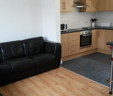 5 bedroom semi-detached house to rent - Photo 1