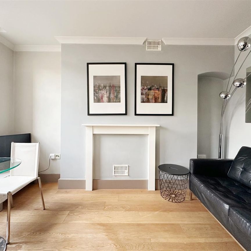 Cleveland Street, London - Photo 1