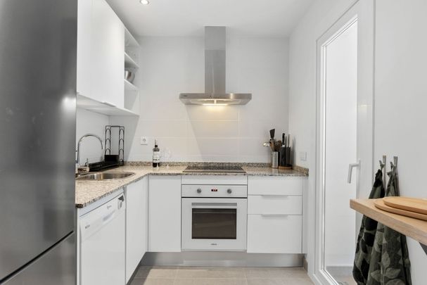 Middle Floor Apartment in Estepona - Photo 1